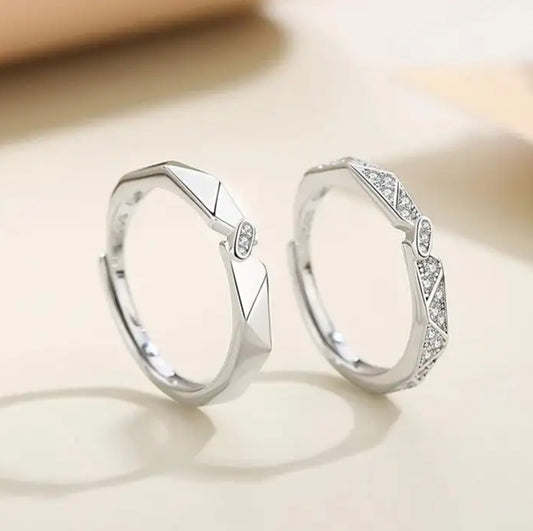 White Gold in eccentric Diamond design Wedding ring set