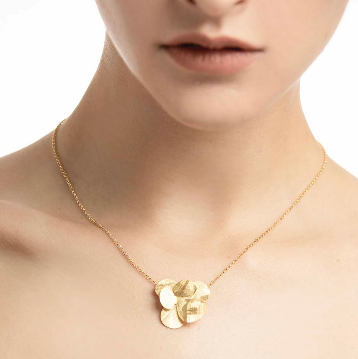 Flower Necklace Gold