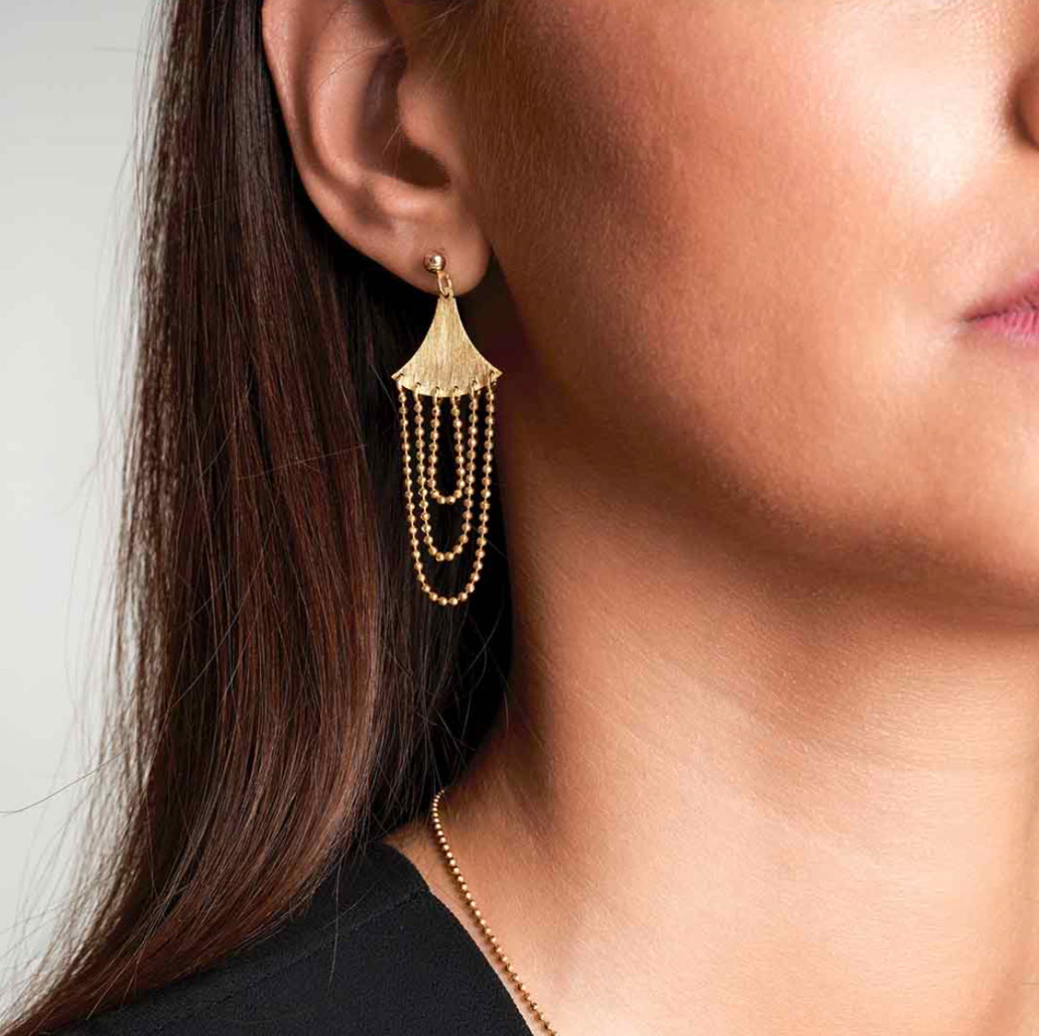 Leaf Earrings Gold
