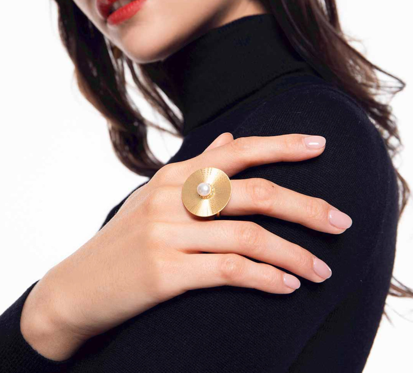 Pearl & Gold Round Ring