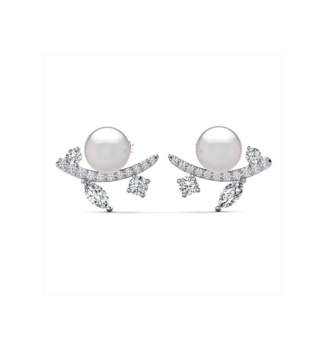 Leaf motif pearl earrings