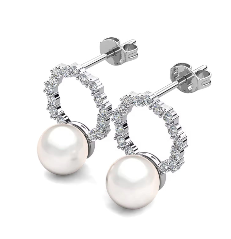 Circle motif pearl earrings