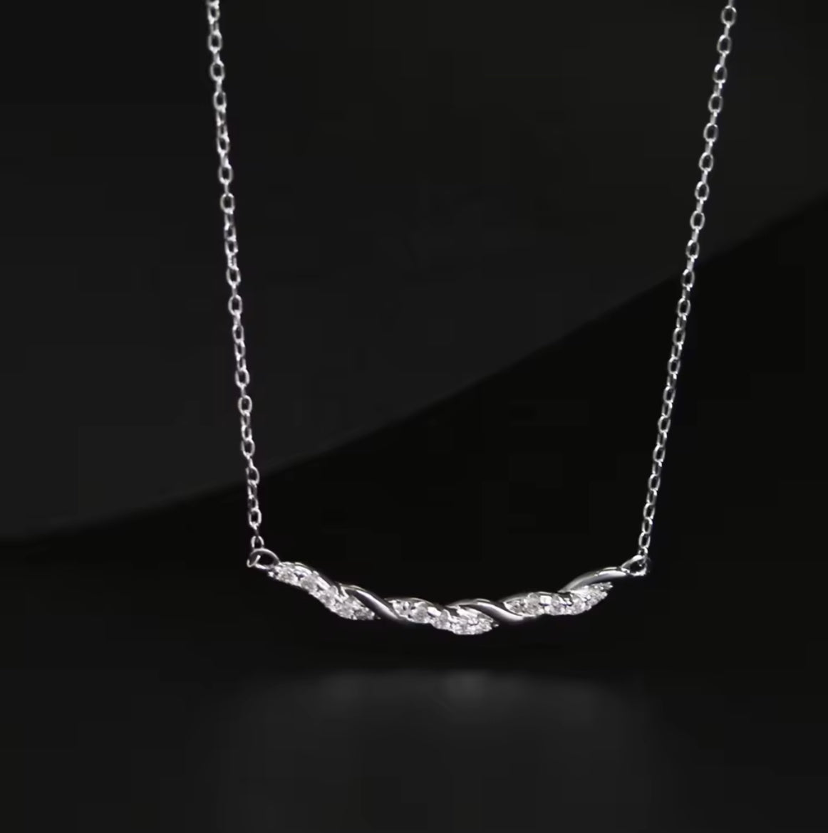 Simple and elegant necklace